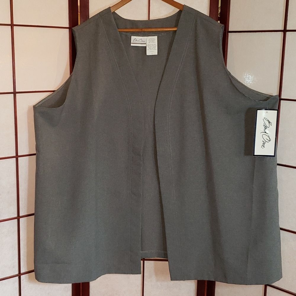 Bend Over Gray Plus Size Open-faced Vest